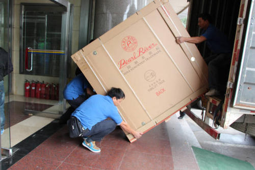 幸福路街道钢琴贵重工艺品无忧运